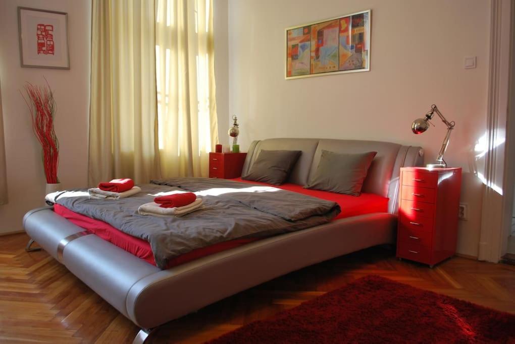 Riverside Center, 5th District Apartament