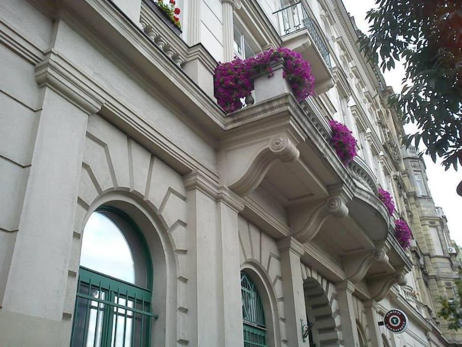Riverside Center, 5th District Apartament
