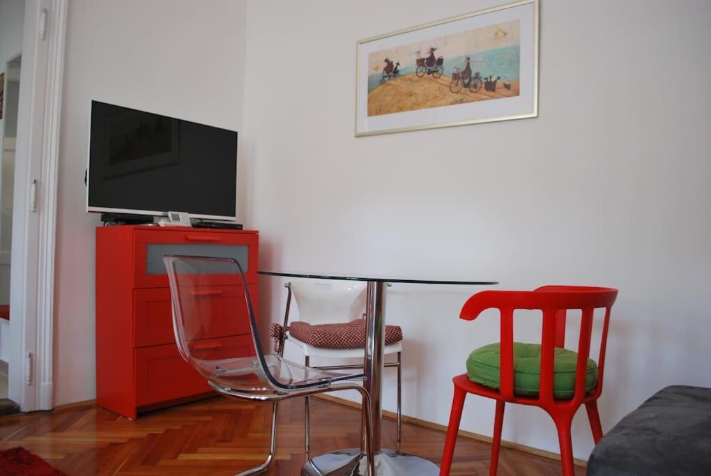 Riverside Center, 5th District Apartament *